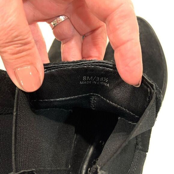 VINCE CAMUTO Henderson Chelsea Lug Sole Boots (Sz 38.5) - Picture 8 of 9